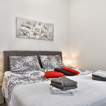 بولا Apartment 20M From Arena المظهر الخارجي الصورة