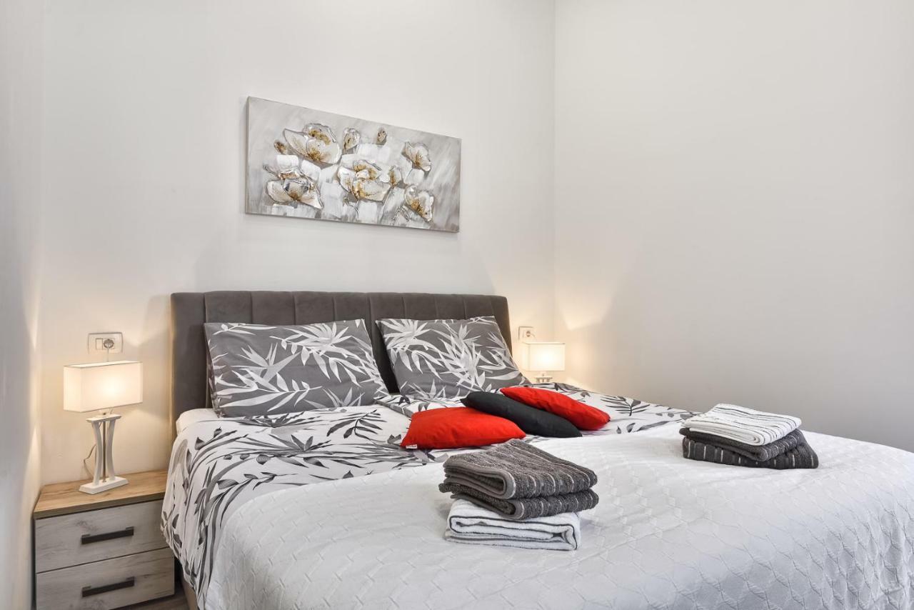 بولا Apartment 20M From Arena المظهر الخارجي الصورة