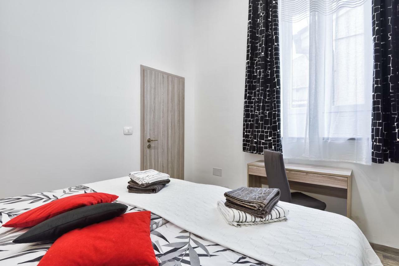 بولا Apartment 20M From Arena المظهر الخارجي الصورة